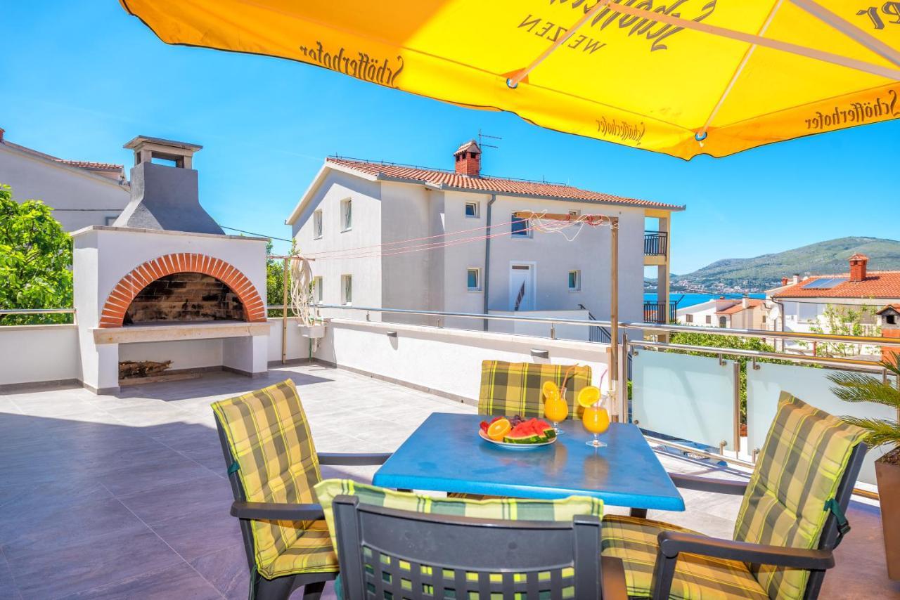 Villa Mihaela Trogir Eksteriør bilde