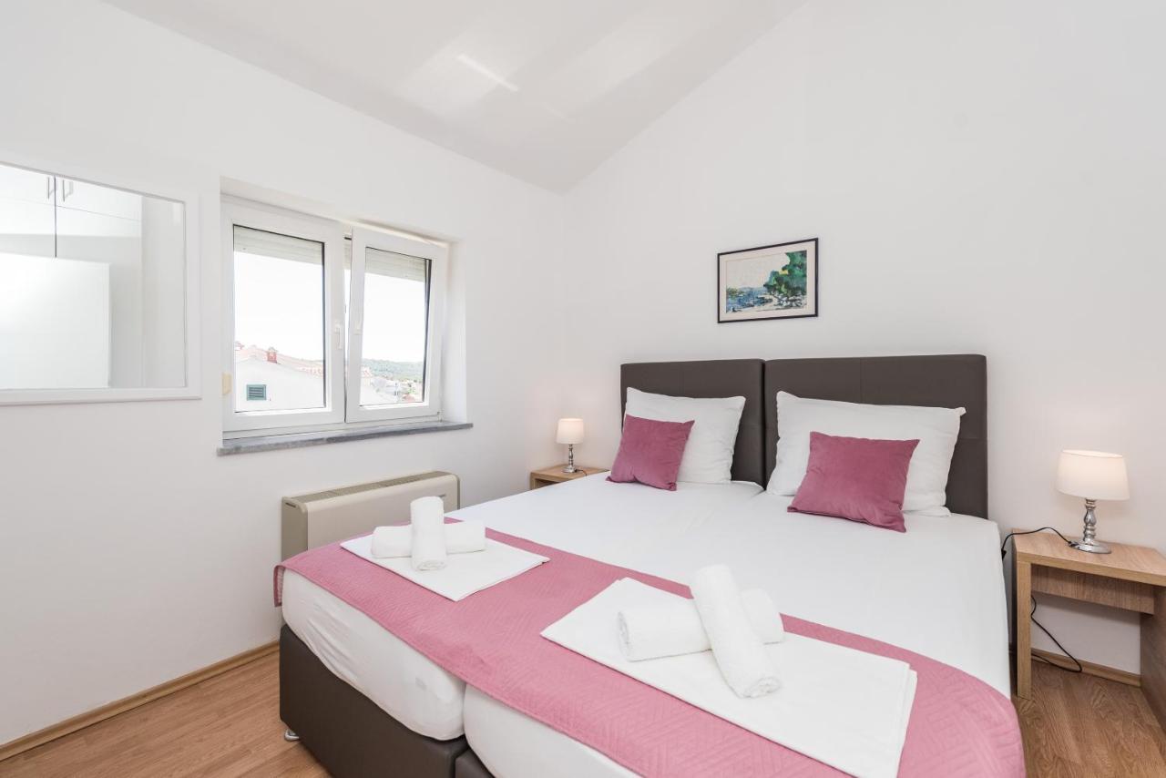 Villa Mihaela Trogir Eksteriør bilde