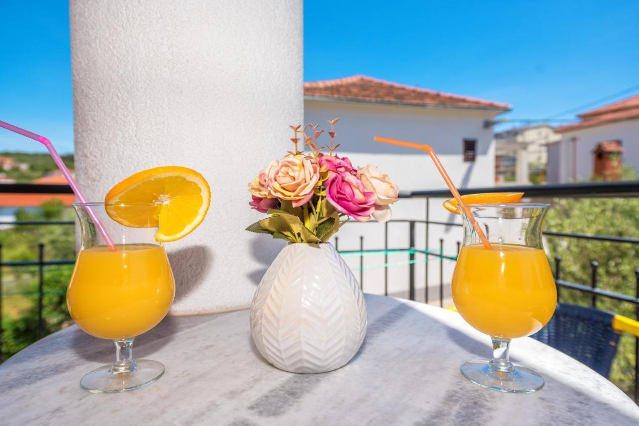 Villa Mihaela Trogir Eksteriør bilde